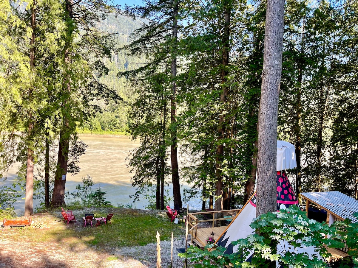 弗雷泽峡谷帐篷度假屋- 21英尺熊帐篷