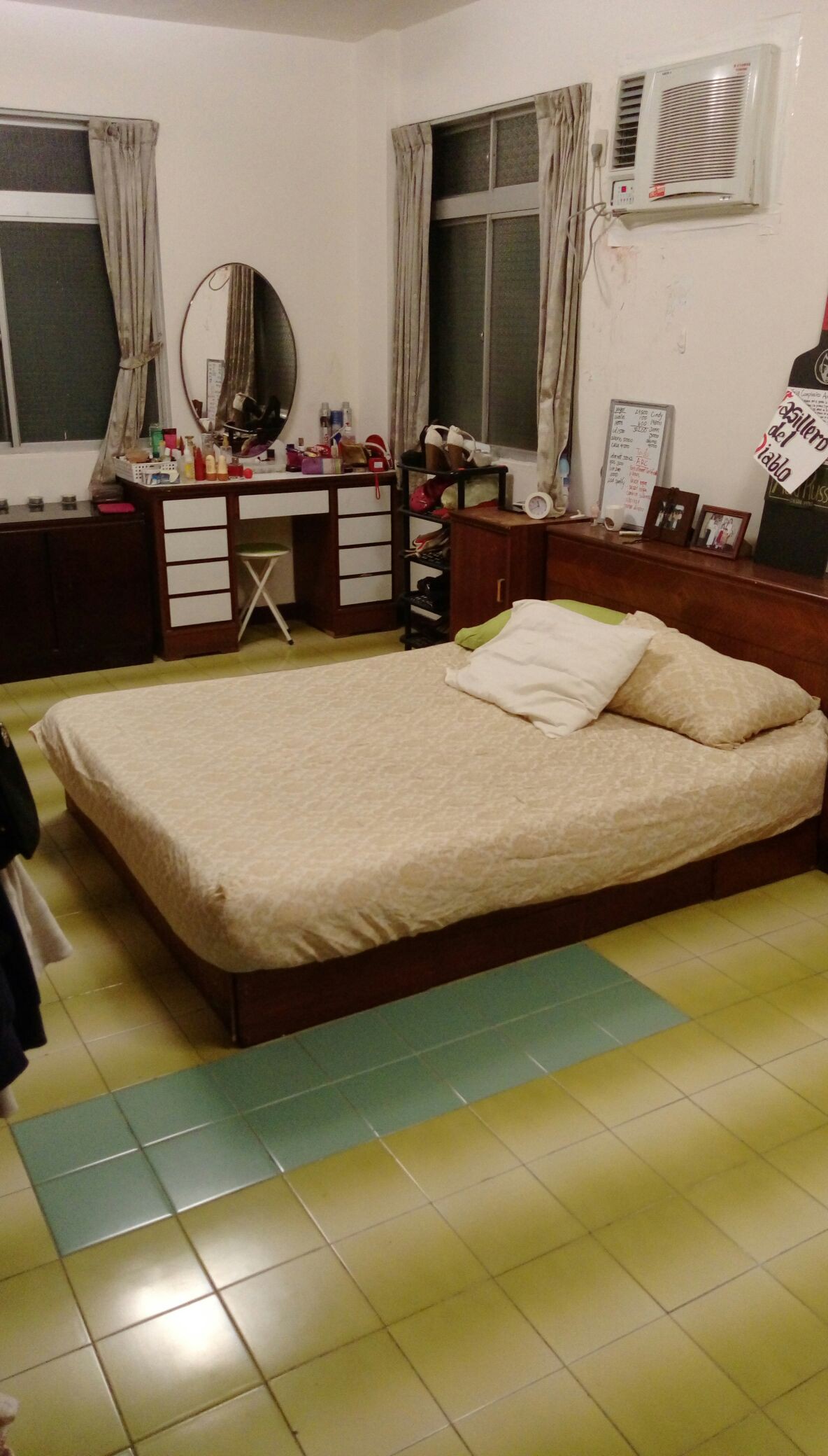 Gigantic room near Ximen and CKS