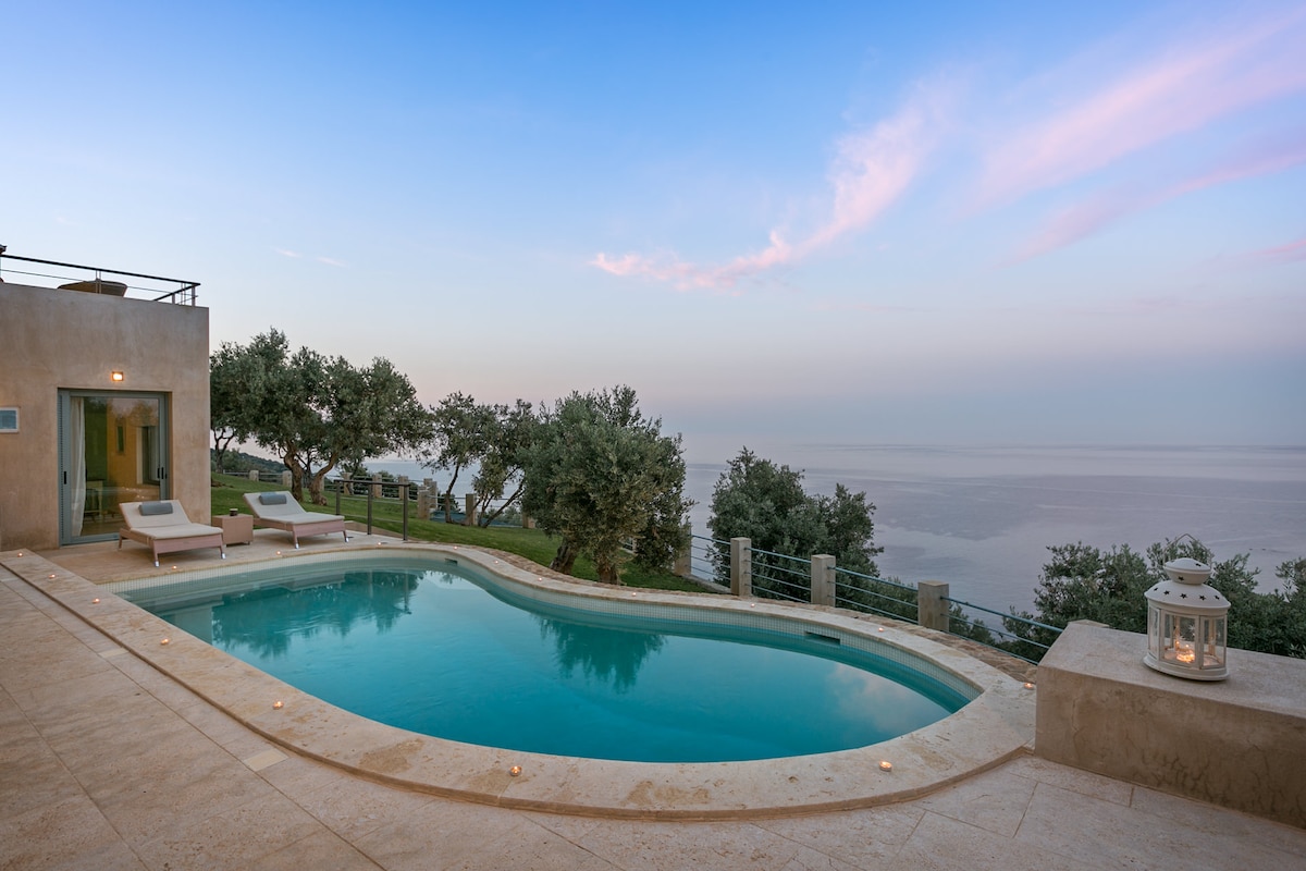 Amazing sea view villa with private pool