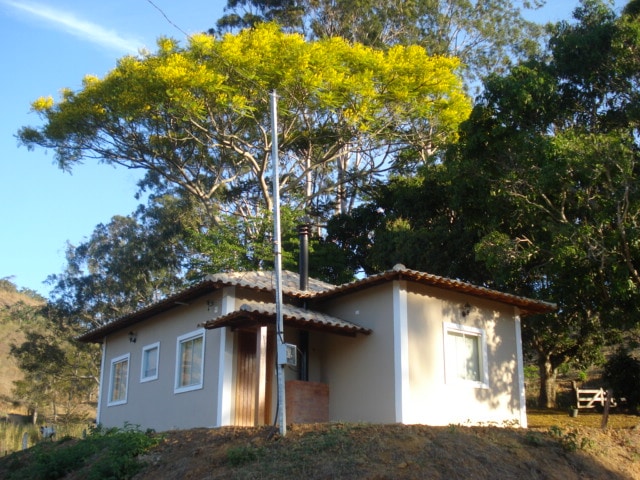 Casa na roça com sofisticação e boa comodidade