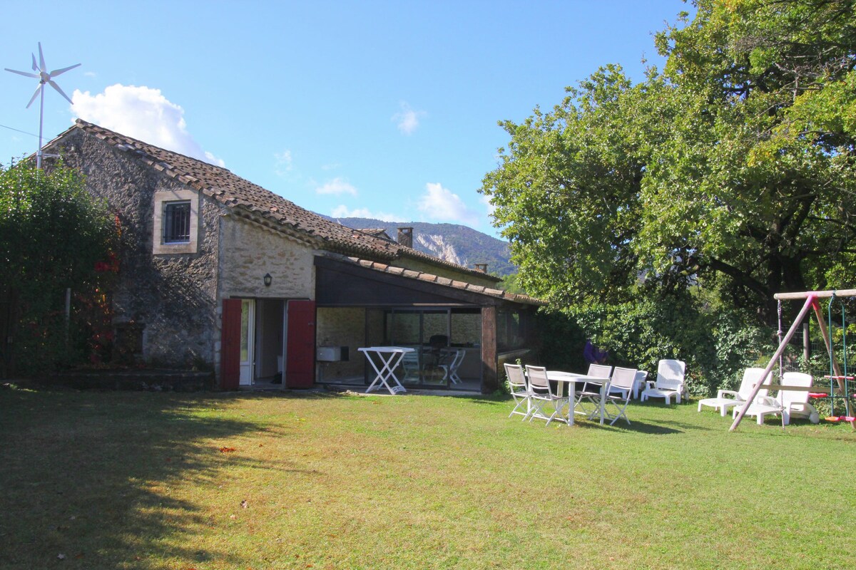 Comfortable gîte in Oppede, France