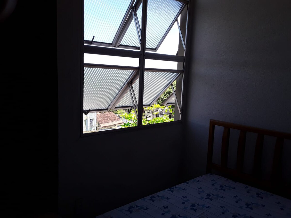 Quarto de solteiro em Ipatinga/MG