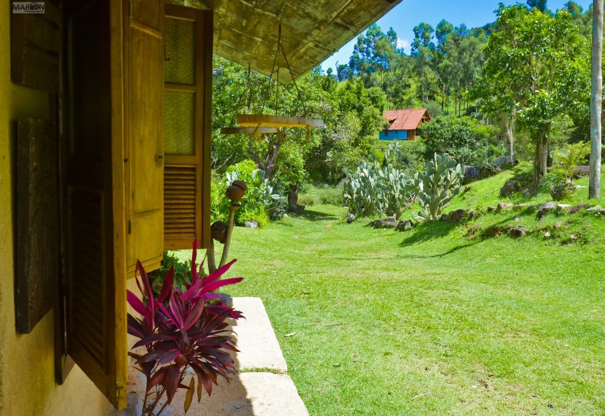 Sítio com piscinas naturais em Sta. M. Madalena.