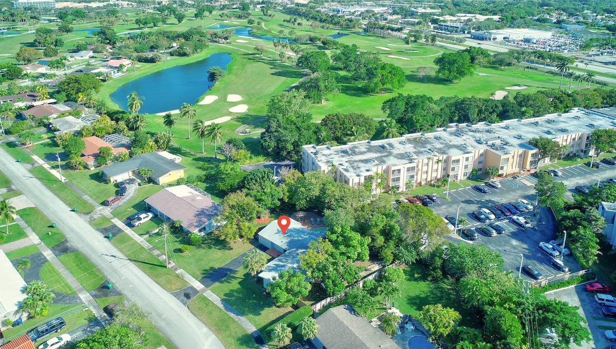 美丽的迈阿密房源，带高尔夫球场供暖的游泳池