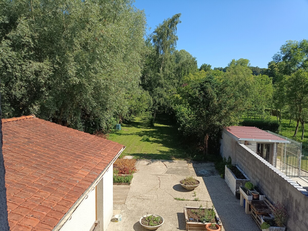 2 Lits pour 2 personnes chambre climatisée