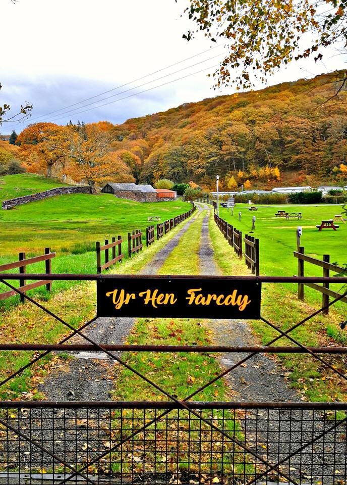 Yr Hen Farcdy B + B (Double and Twin)