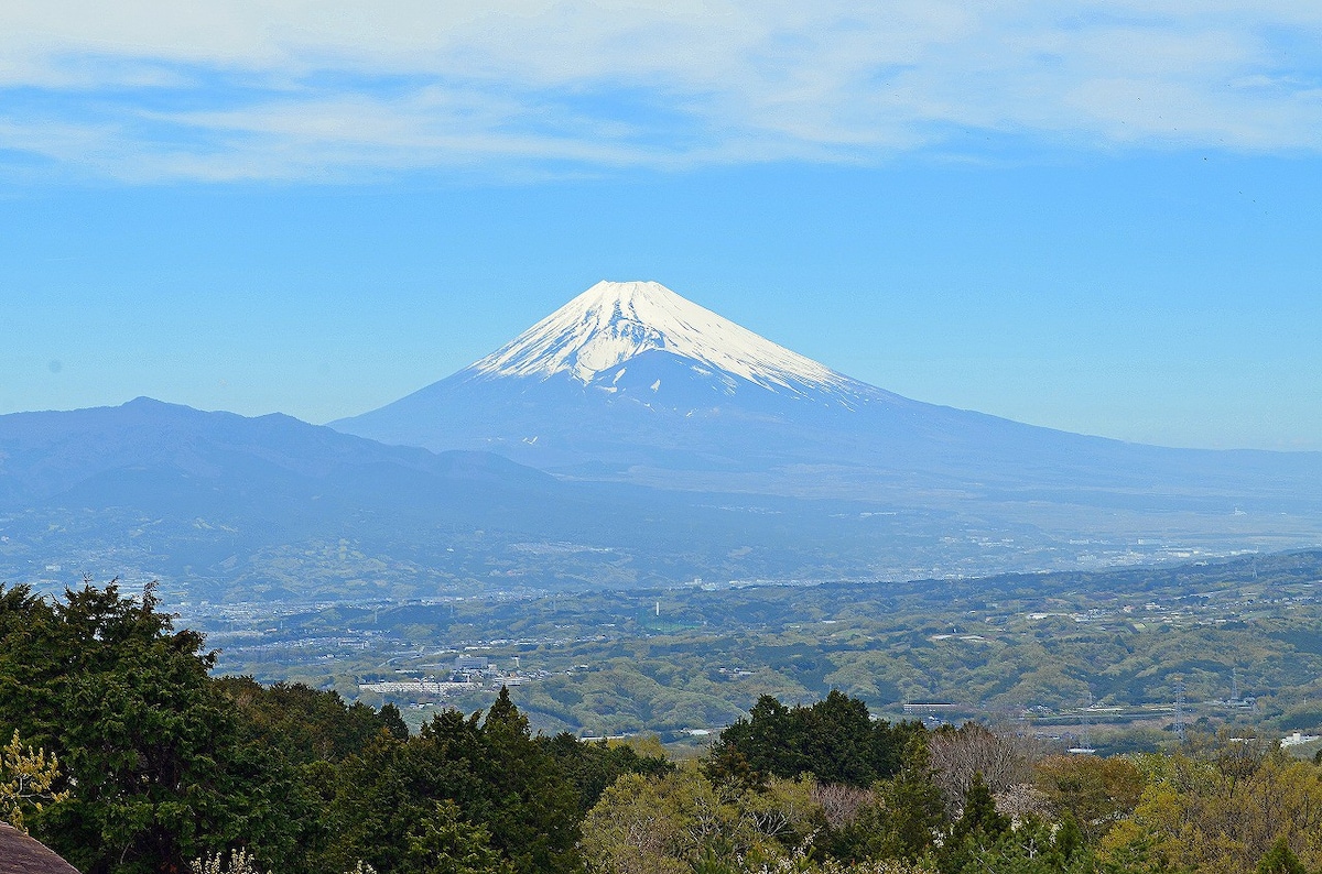 令人惊叹的富士山。 您还可以在SKY露台上观赏富士山的同时享用烧烤，非凡世界