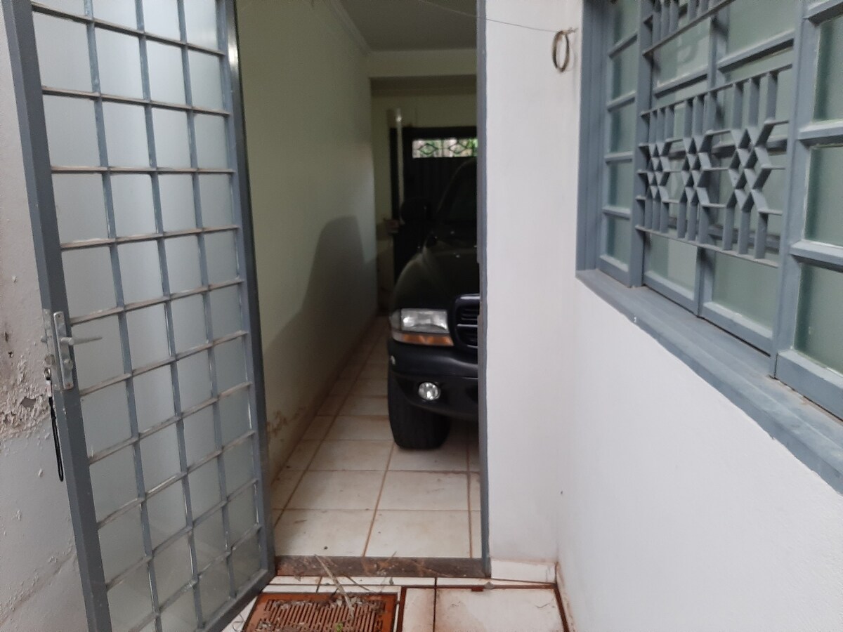 casa térrea em ótimo bairro com portão automático