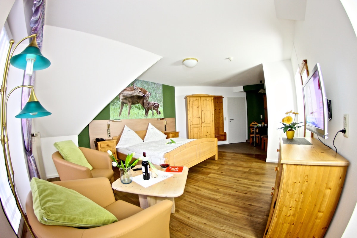 Landhotel Jagdschloss （ Windelsbach ） ， 23号房间-带花园景观的鹿