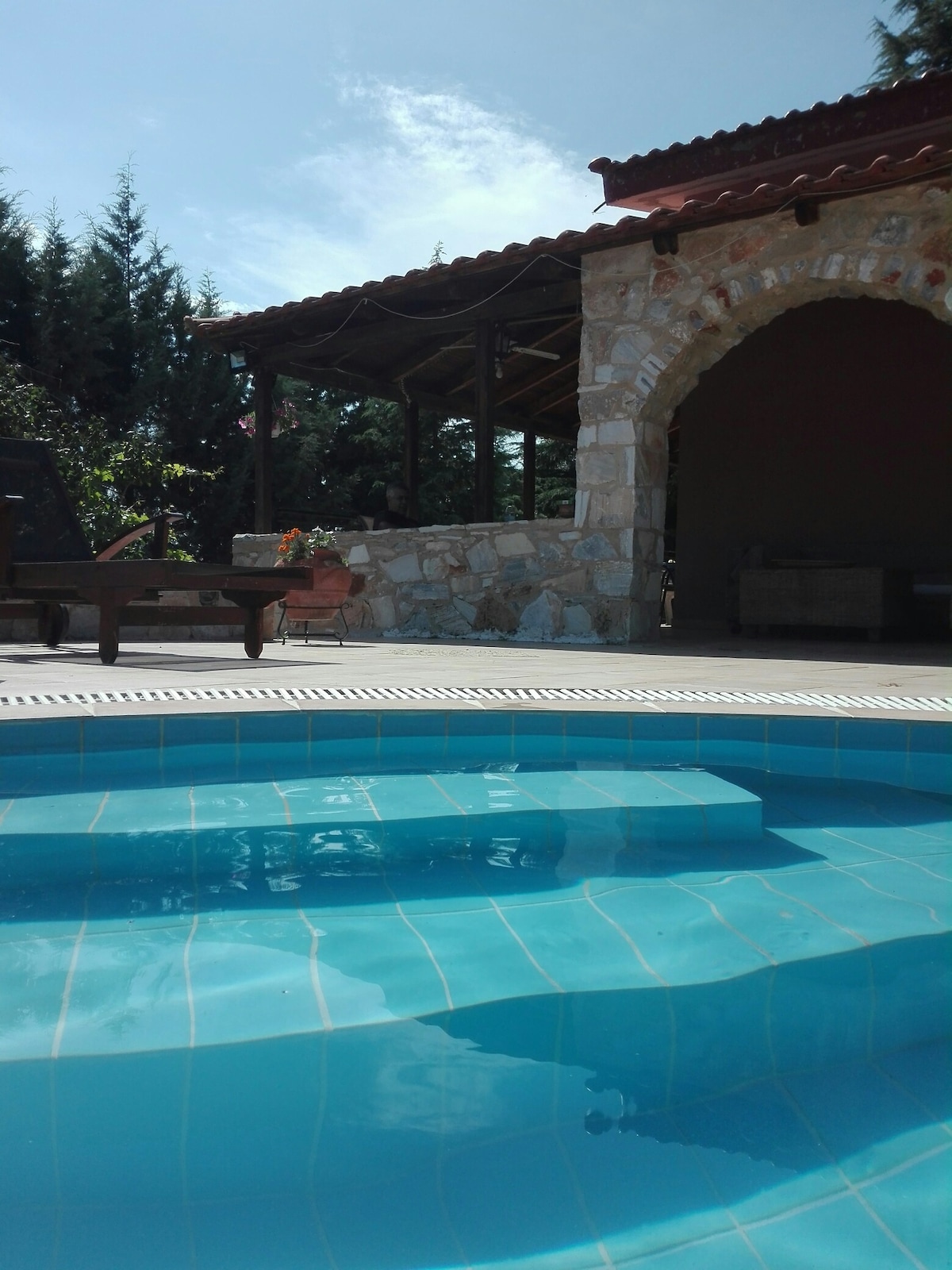 Zigos Kavalas带泳池的KAVALA VIlla泳池
