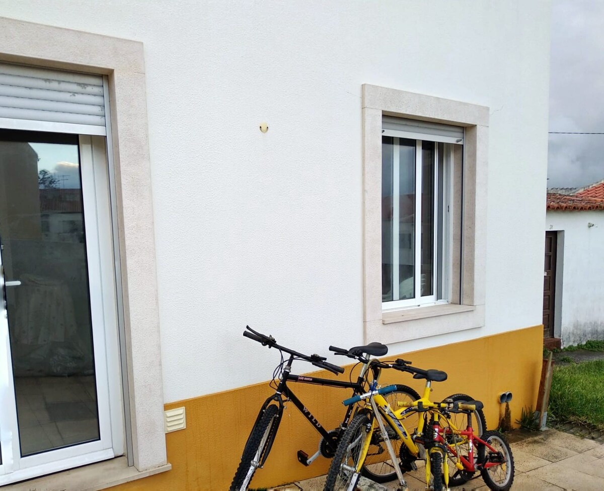 骑自行车和踏板车探索Salgado海上住宿