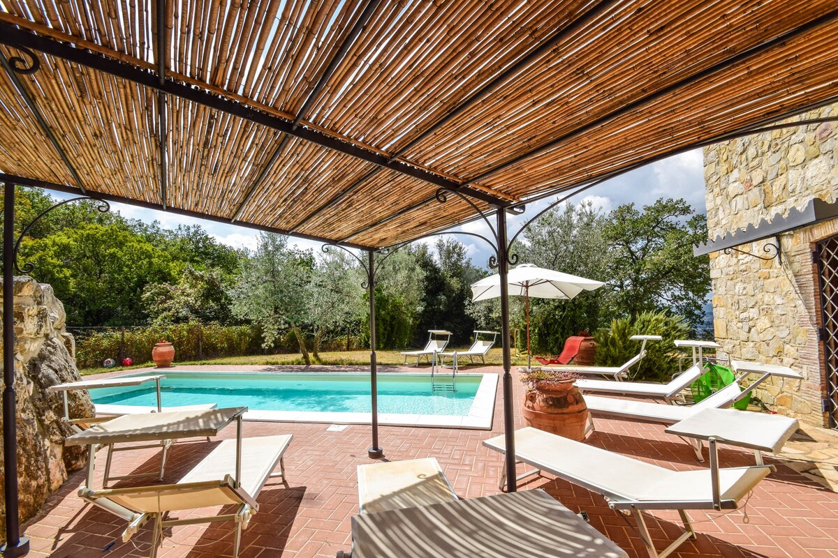 Villa with private pool and panoramic view!