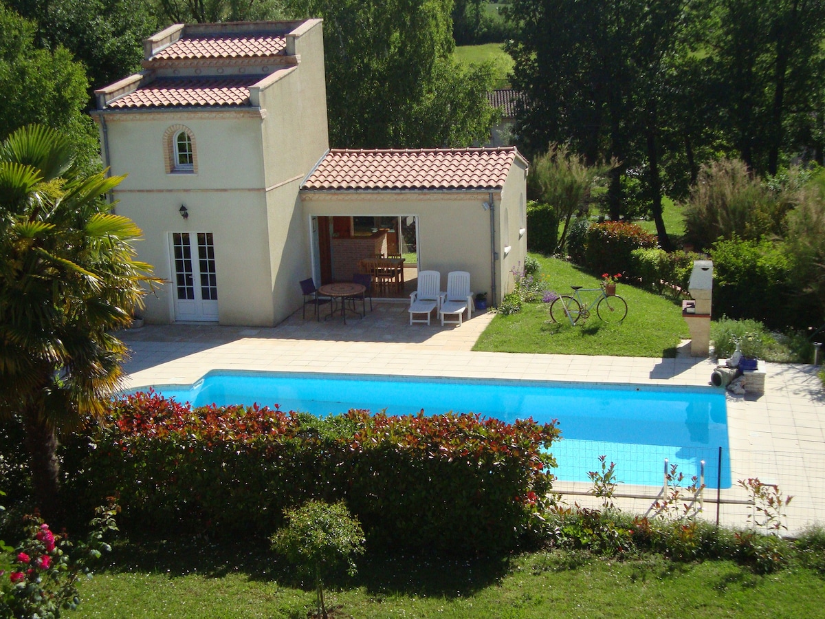 Gîte rural (3 épis) avec piscine à 5 mn d'ALBI