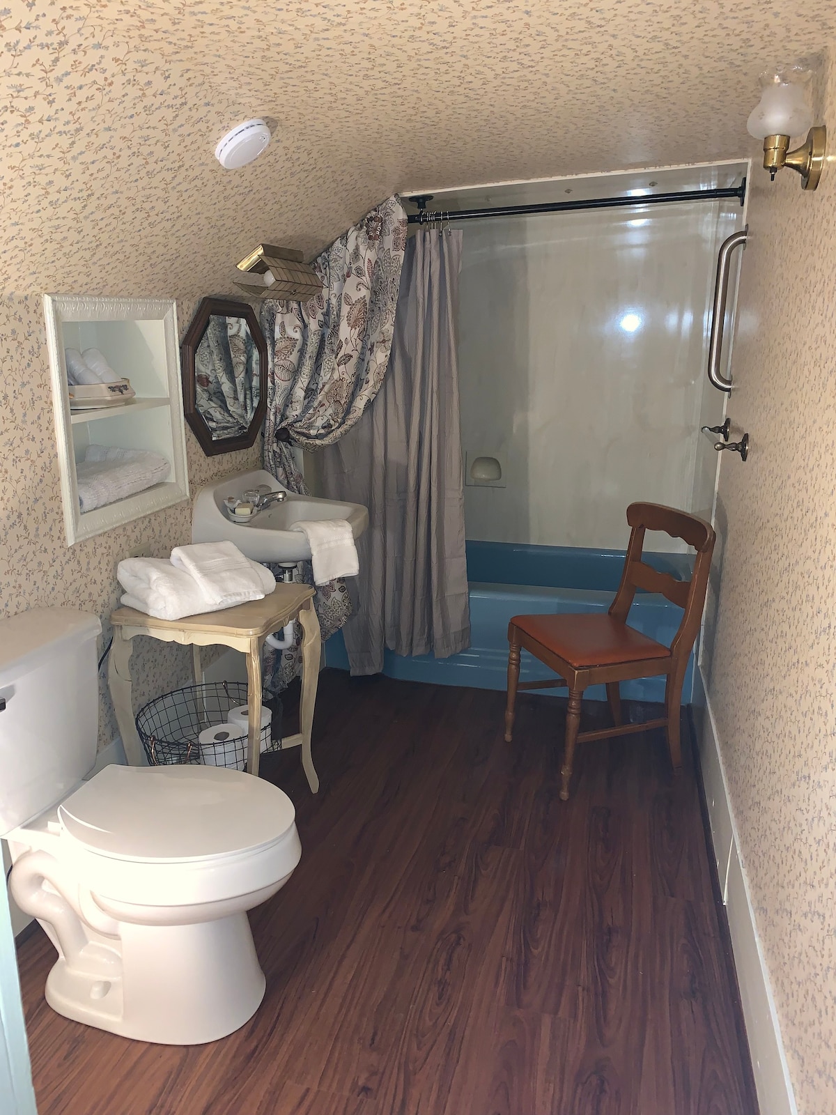 Keller Hs/Upstairs Private Rm Double/Shared Bath