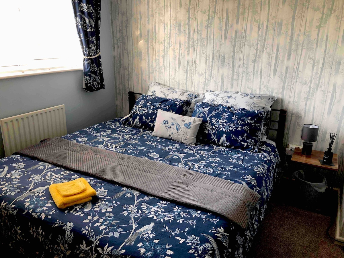 Cheerful 1 bedroom, luxury queen size bed 46”tv