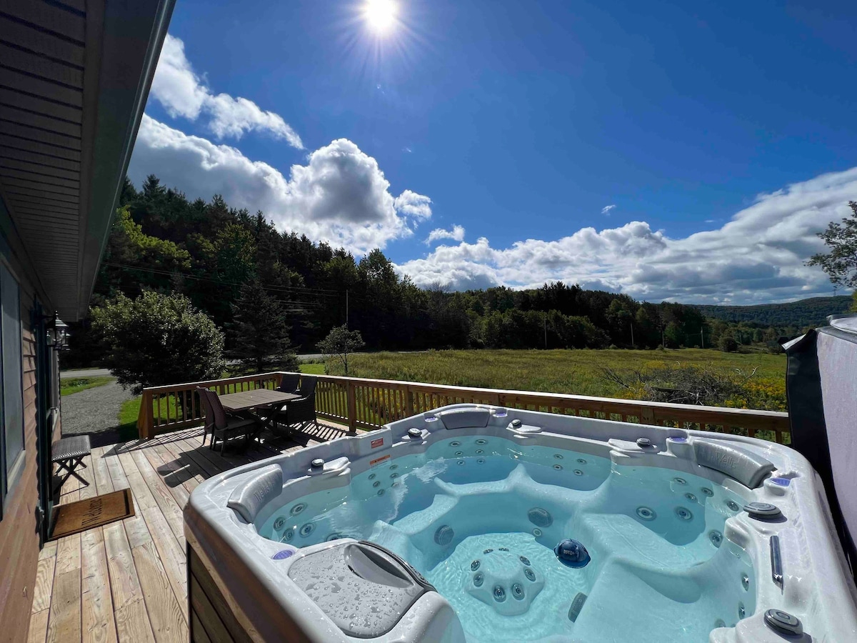 The Cabin- BRAND NEW listing with HOT TUB