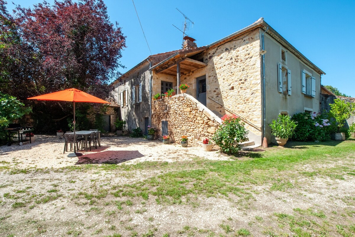 Holiday home with private pool in Loubéjac.