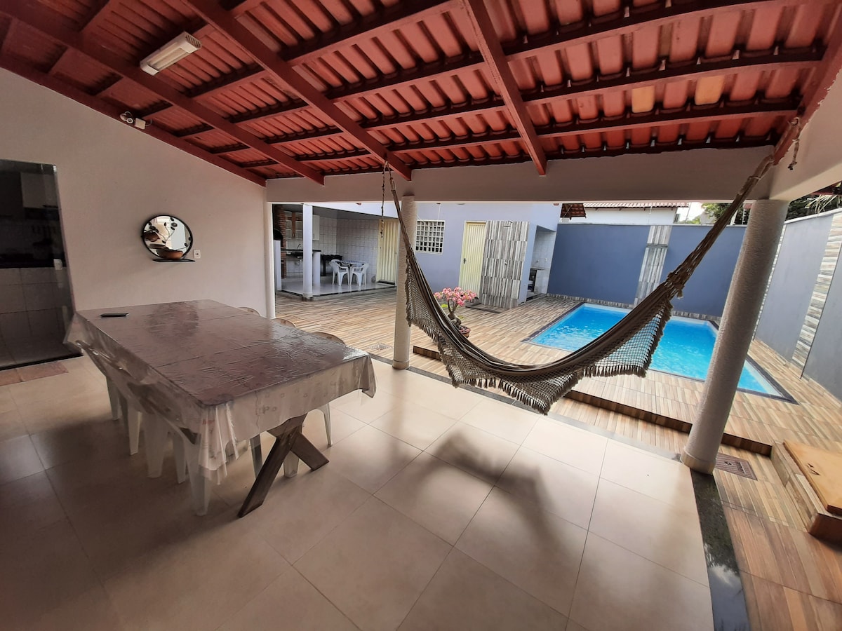 Casa agradável e aconchegante com piscina