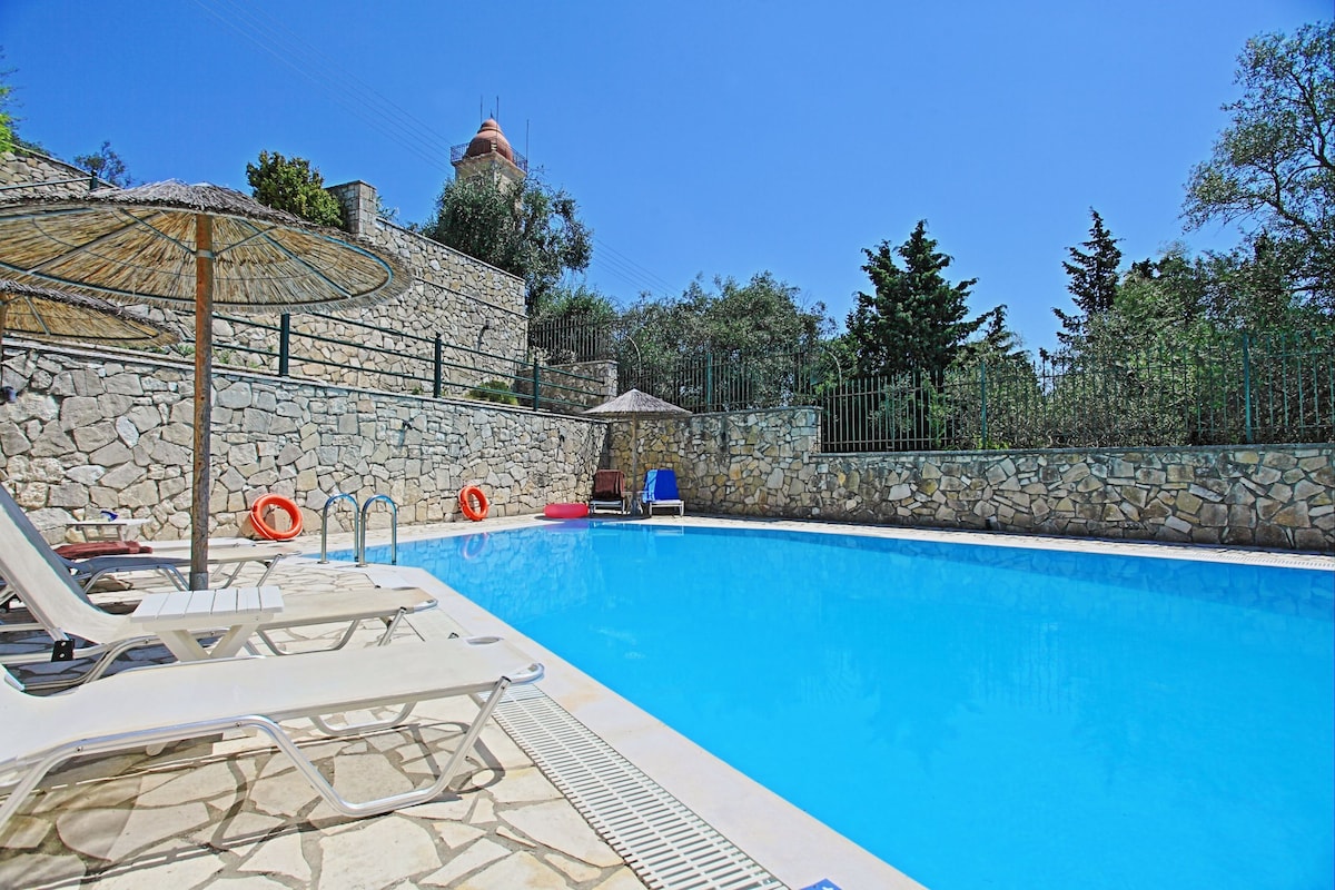 Katerini Paxos别墅：迷人的景观、泳池和空调