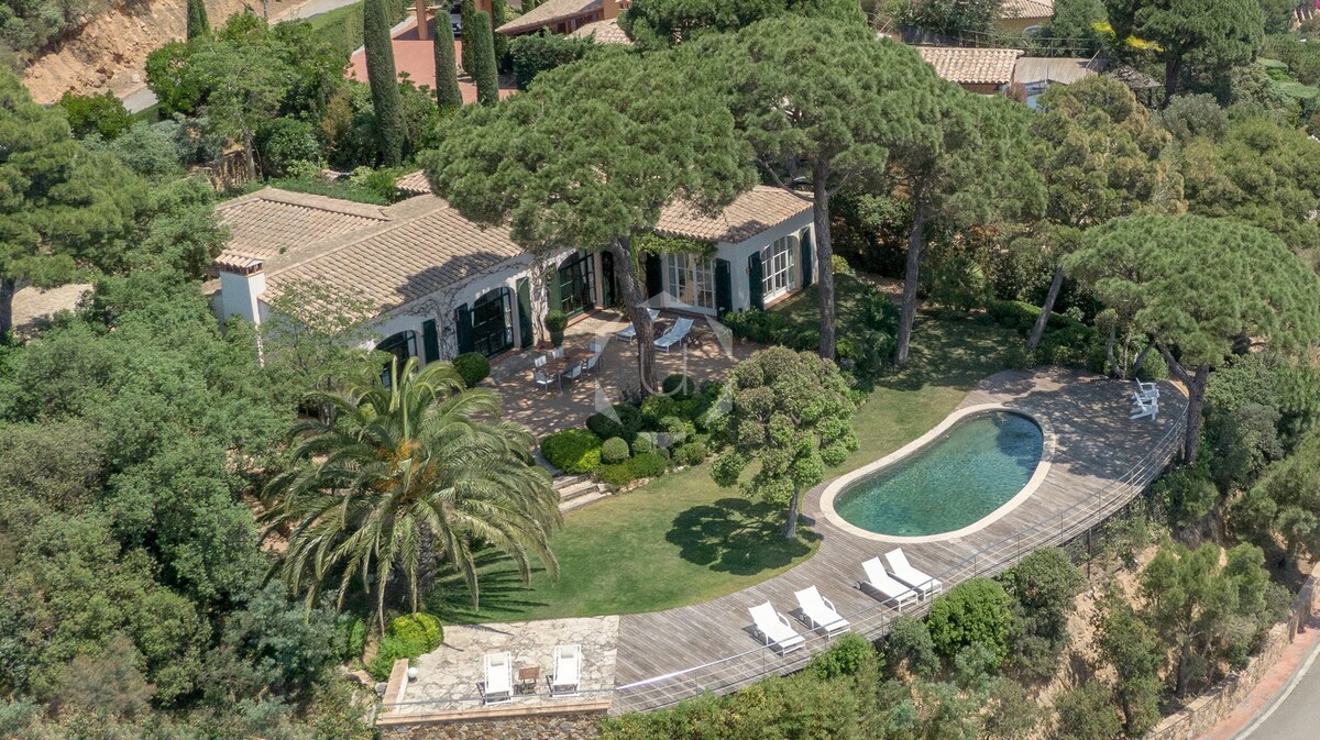 LAS SANTOLINAS - Maison avec piscine, vue mer