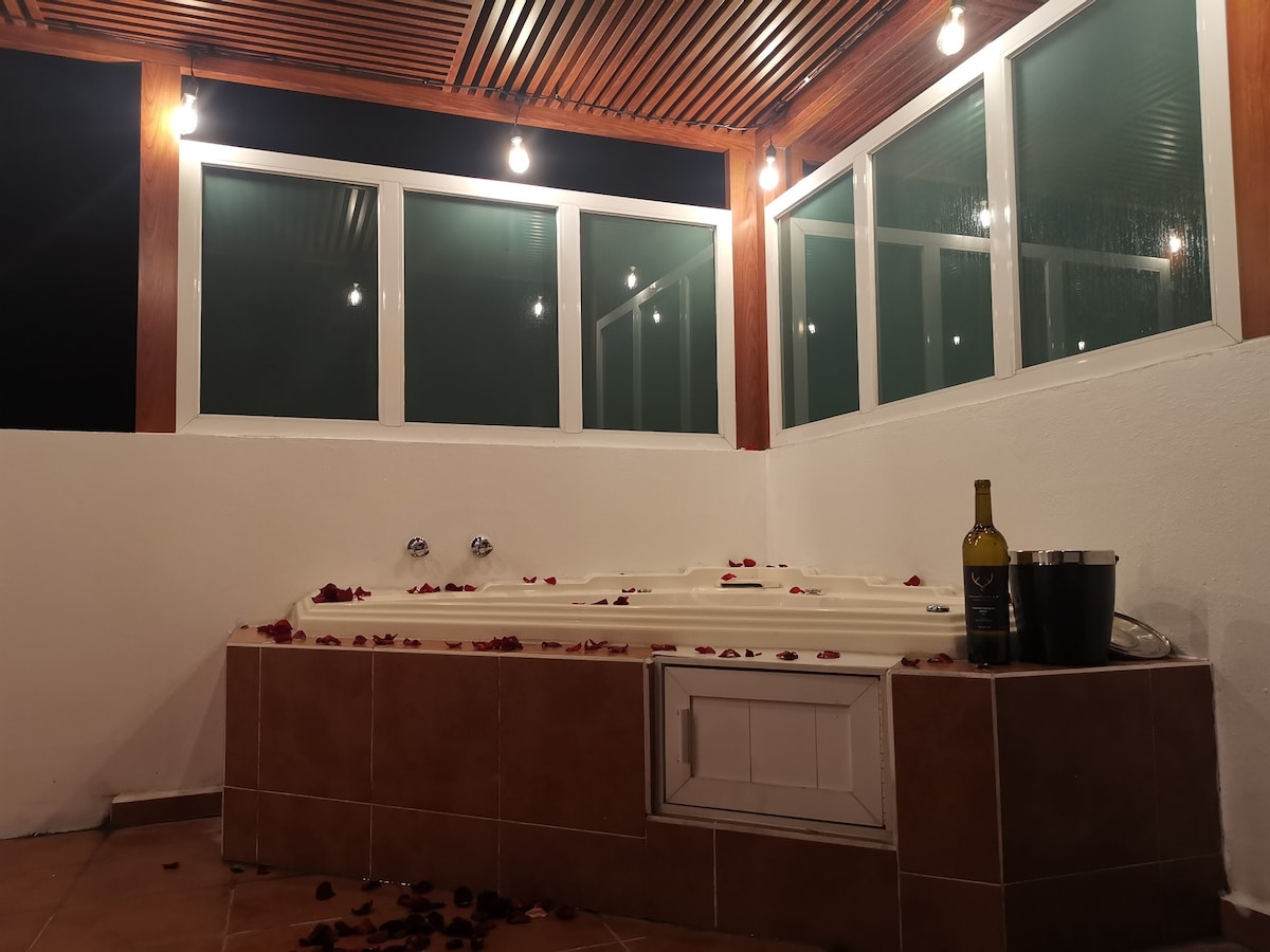 Hermosa casa en Teques alberca y jacuzzi privados