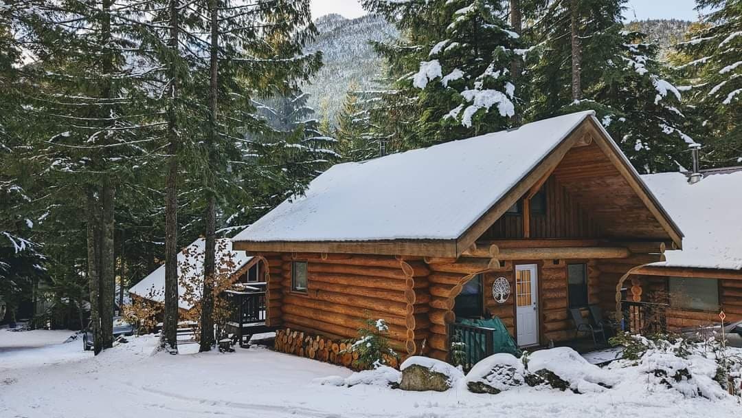 Relaxing 2 bed Log Cabin In the Stunning Nature