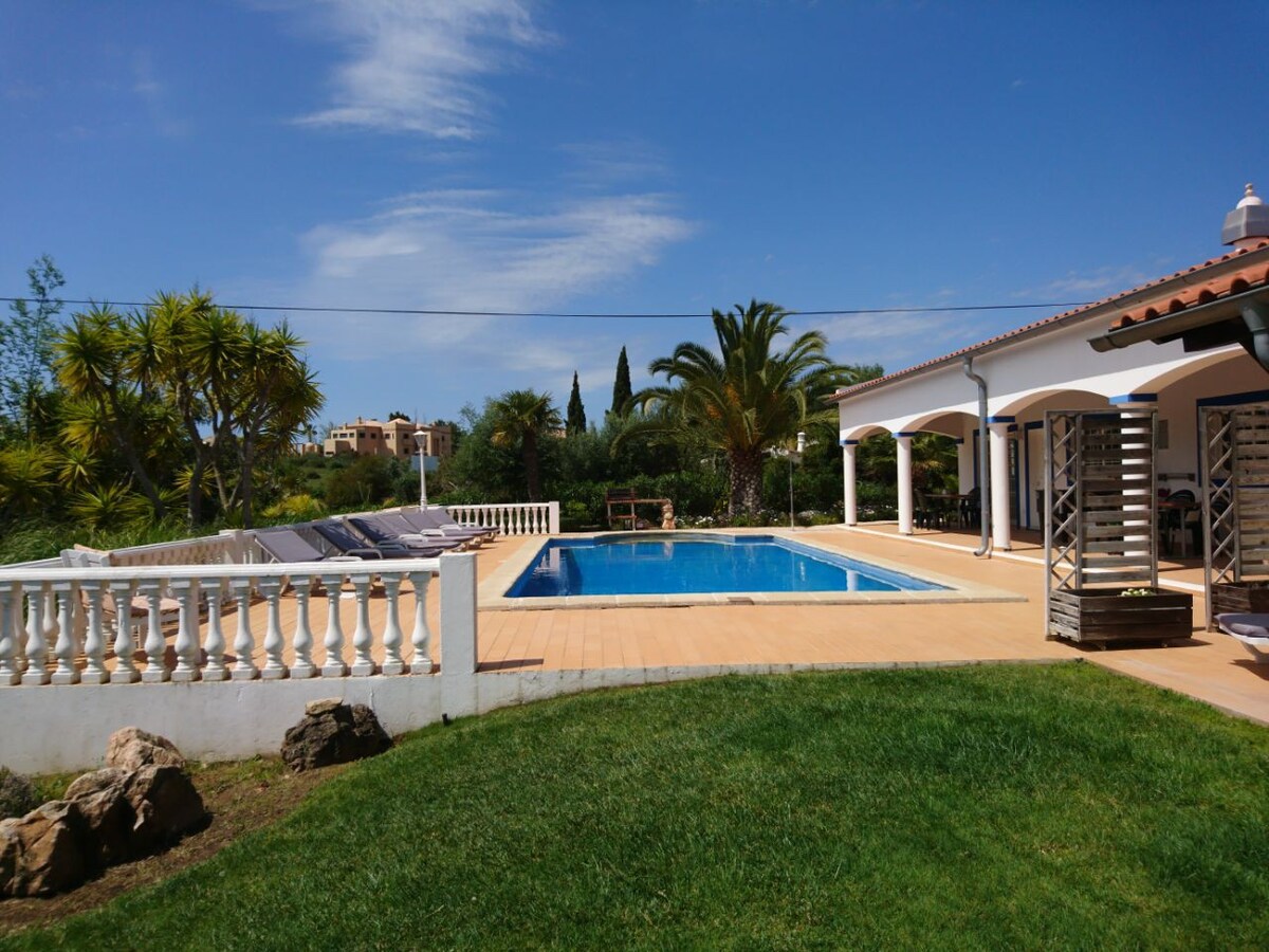 Lagos Algarve FEWO 2 mit Pool und grossem Garten