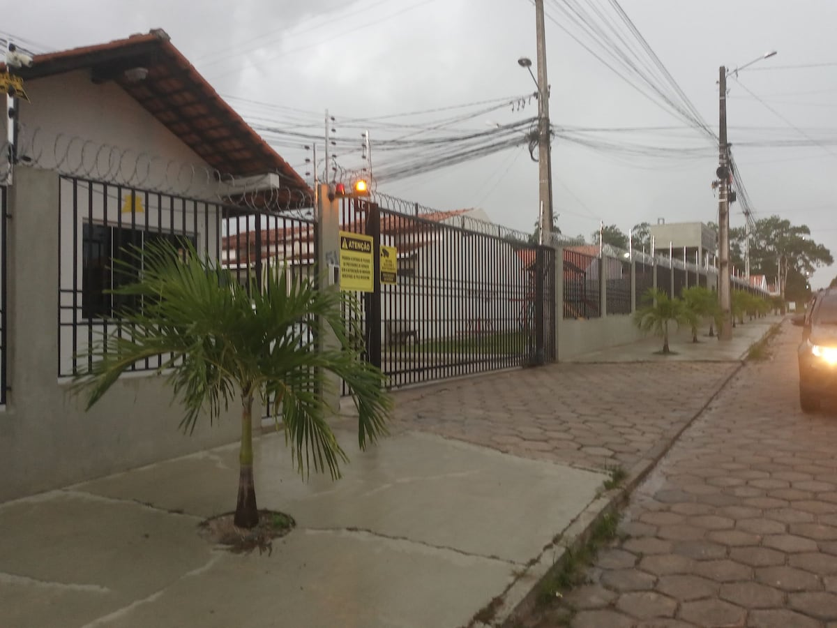 Casa em condomínio fechado.