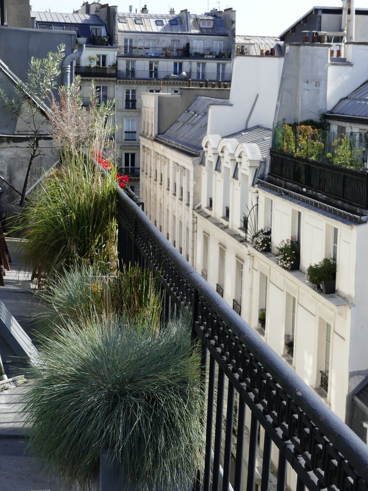 位于巴黎市中心的迷人巴黎阁楼，带阳台