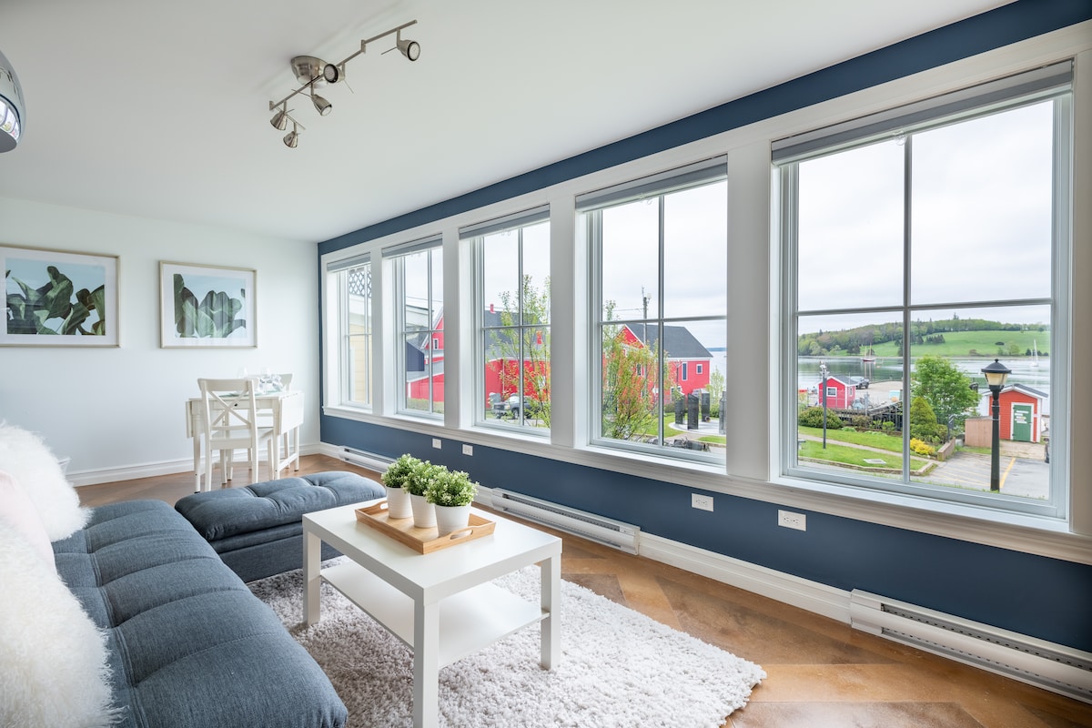 Lunenburg Harbourfront Hideaway - The View-Sauna!! * *