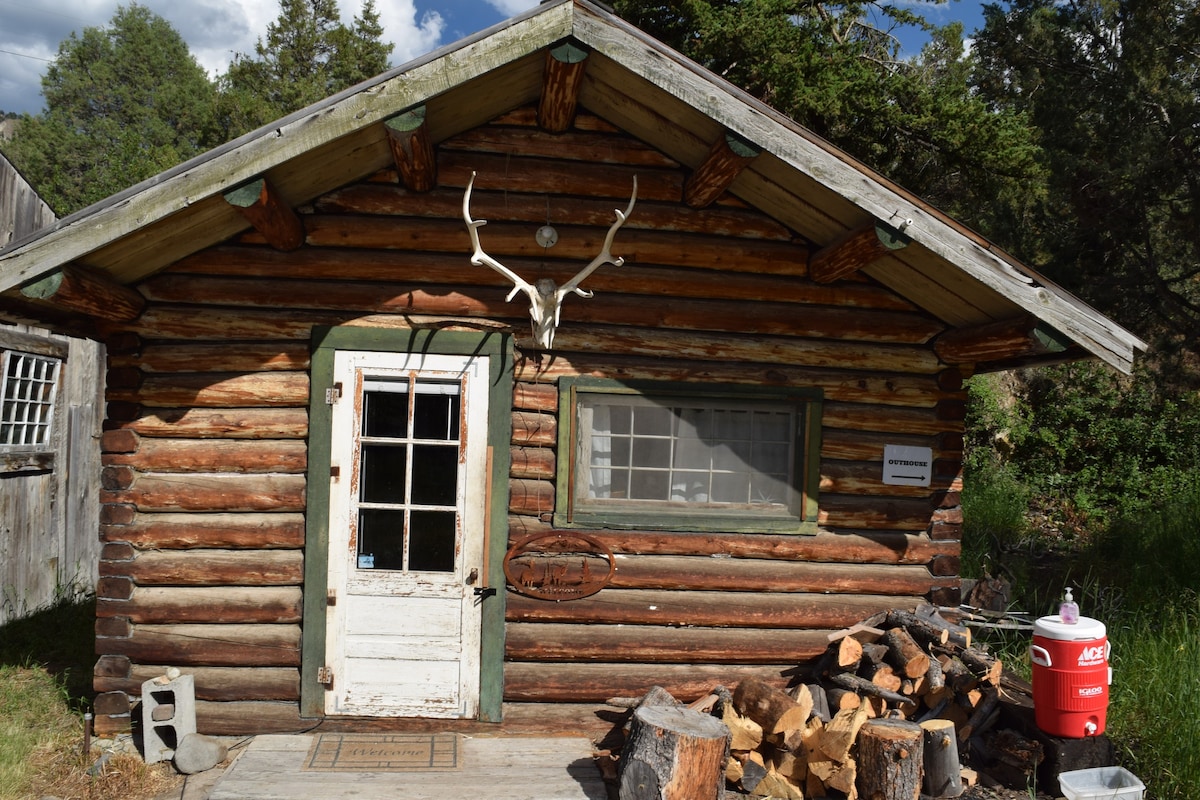 Creekside Cabin at Hiawatha 's Camp