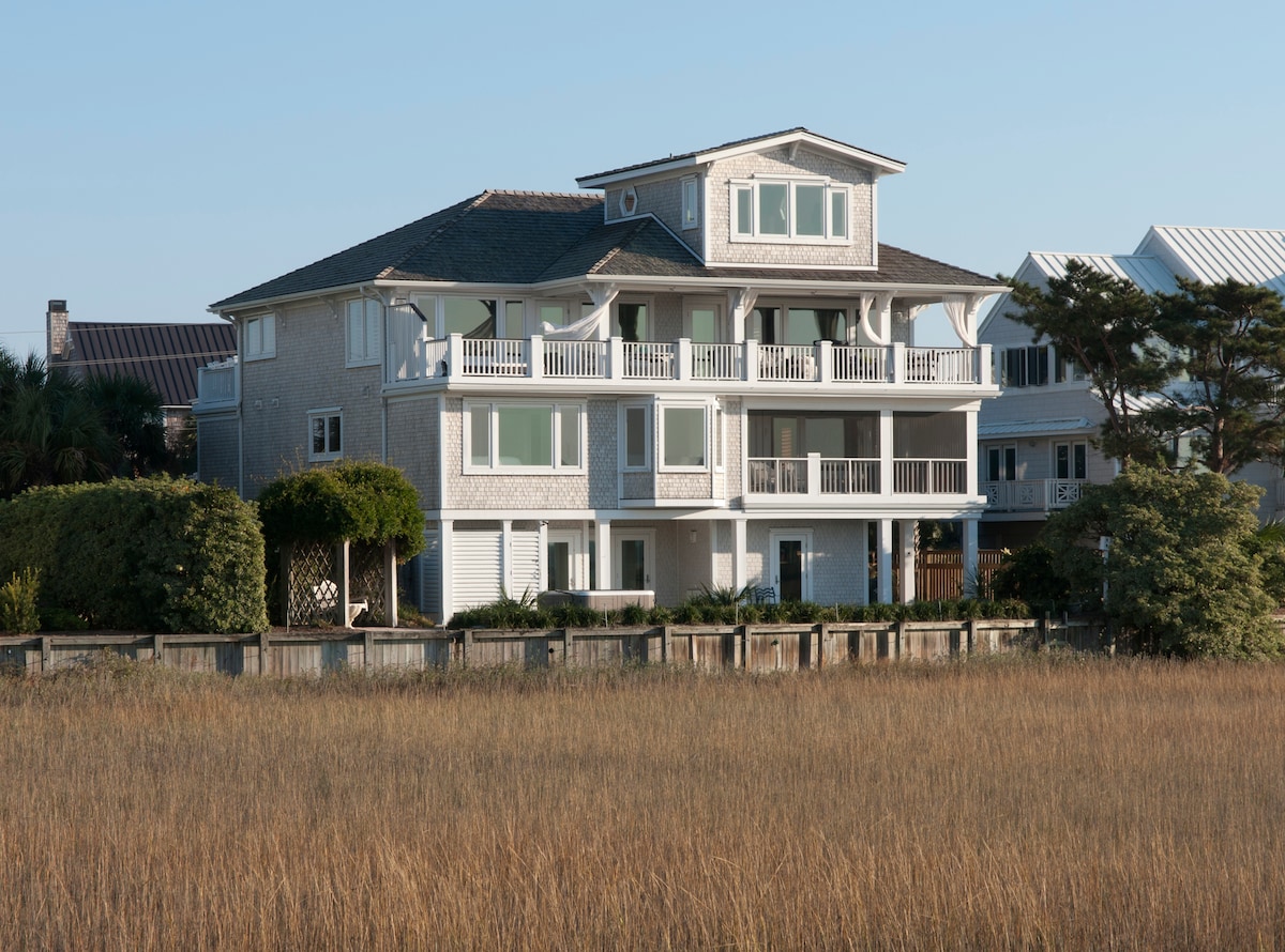 Luxury Vacation Home - Steps to the Beach