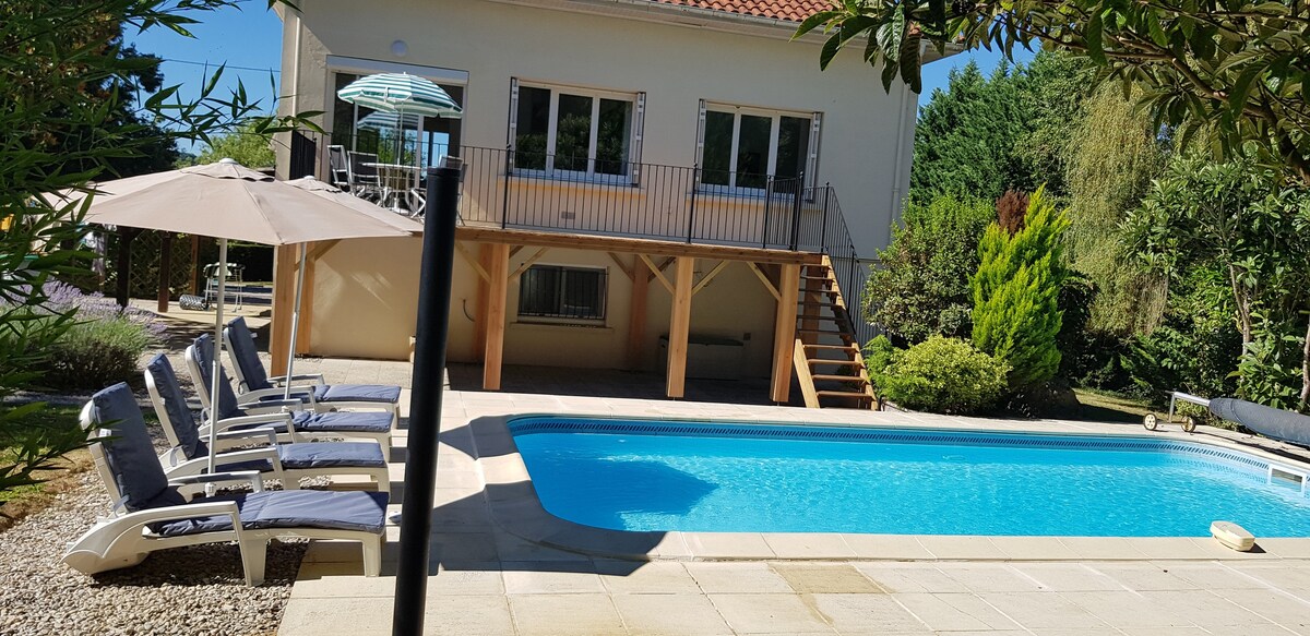 Superb contemporary  2 bed villa +private pool