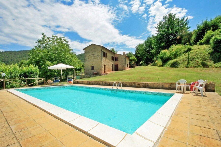 Lovely cottage with stunning view in Tuscany