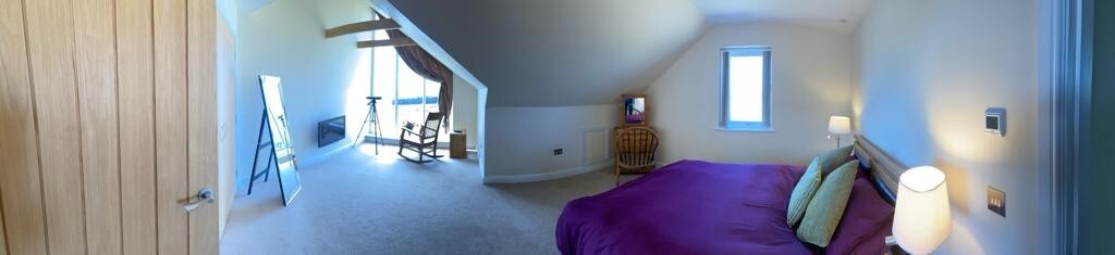 Scapview是一栋美妙的4卧室房屋，超过3层，均可俯瞰Scapa Flow的绝佳景观。 前面有宽敞的草坪区域，还有一个共用的车库。
