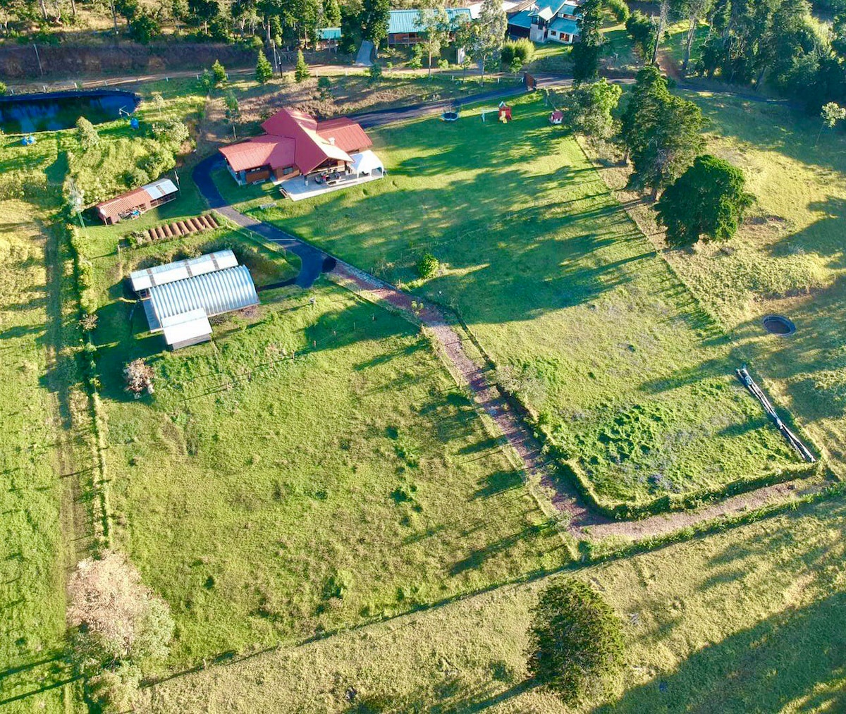 4 BEDROOM HOUSE FARM AT POAS MOUNTAINS, COSTA RICA