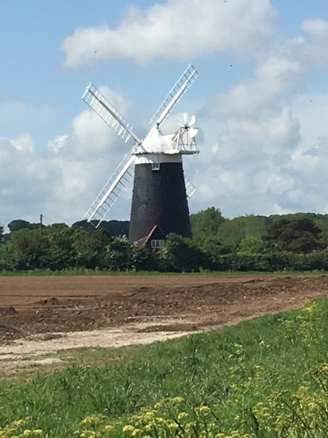 Cosy Coastal Post Mill Cottages - Best Location!