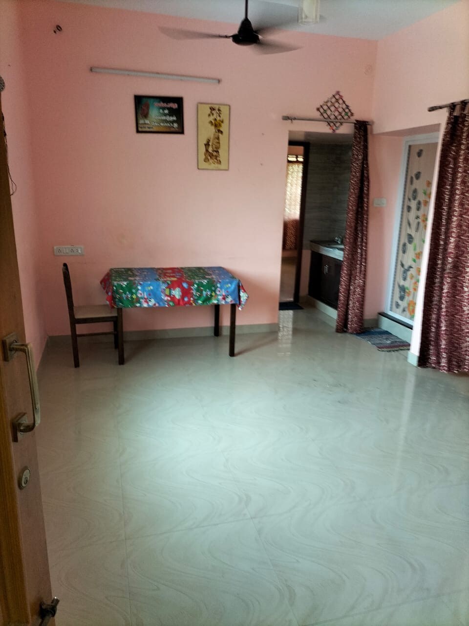 2个BHK Furnished Accomodation