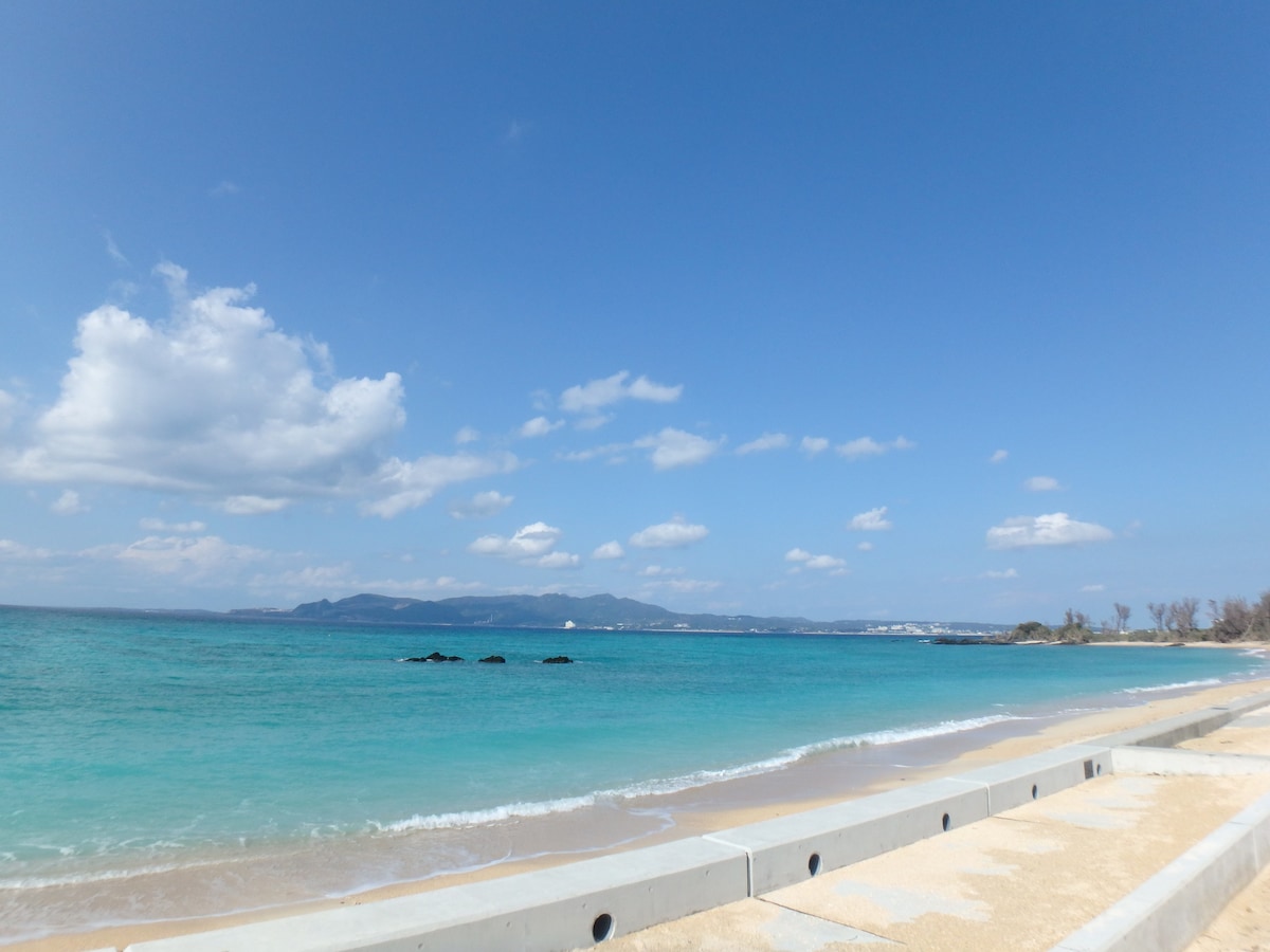 位于翡翠海滩☆（ Emerald Ocean☆ Beach ）对面，地理位置优越，就在Kyoda Interchange对面！ ！