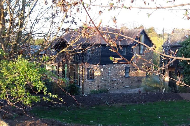 位於肯特(kent)的整套公寓 willow apartments 6位 · 2间卧室 · 3张