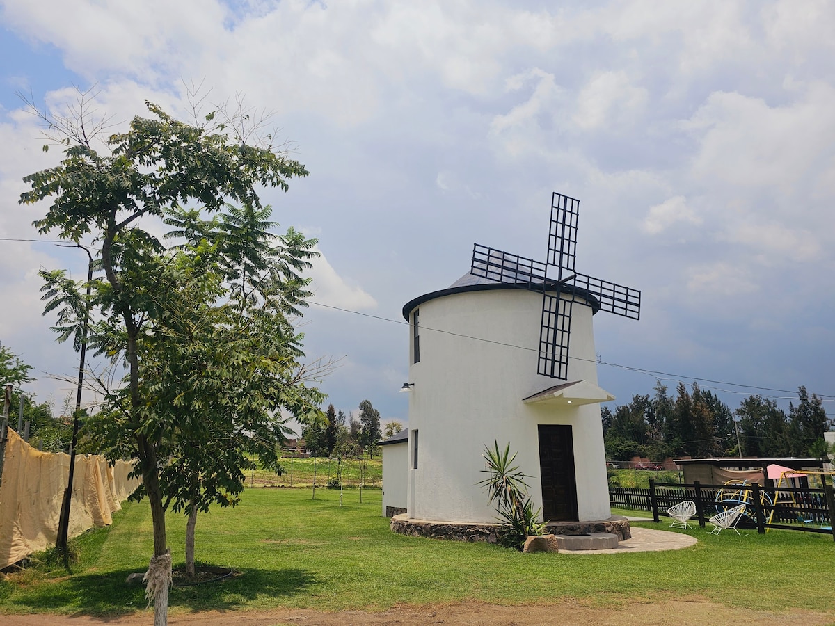 molino viento lago