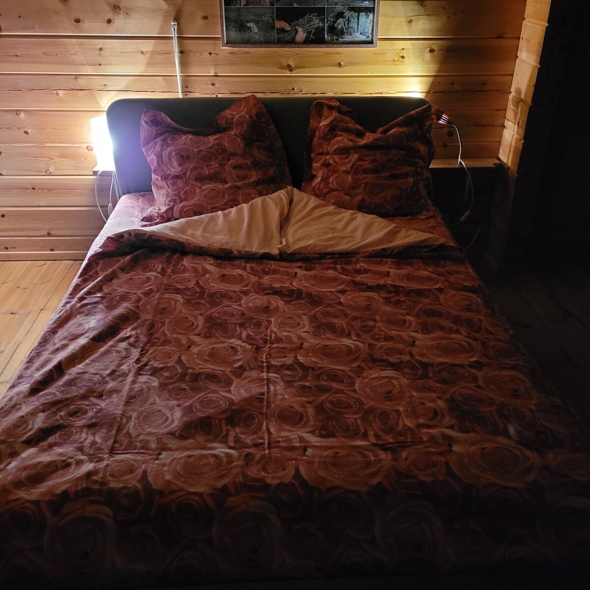 宽敞的卧室，位于大度假木屋