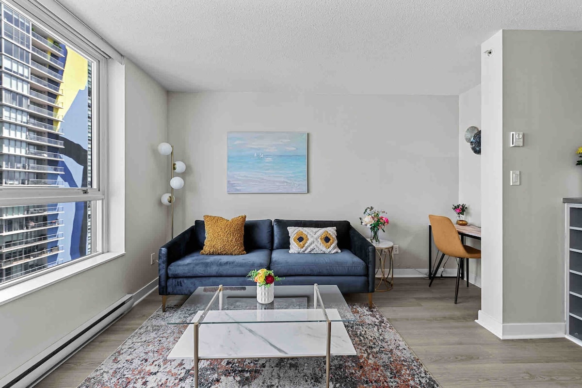 AZ2 - Modern 1BR Yaletown Condo