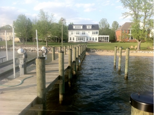 Waterfront 7 BR home 1 hour from DC