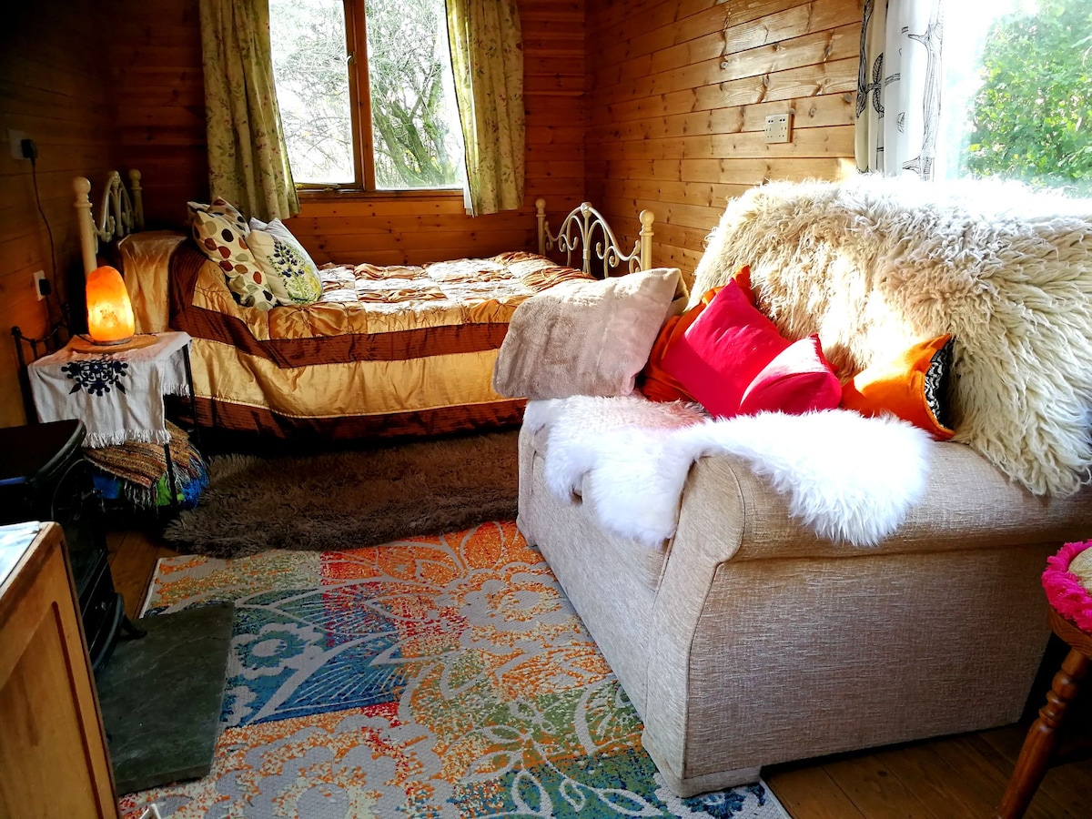 Snuggly Cabin Hideaway