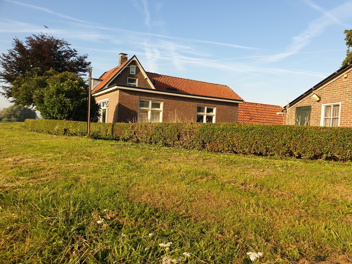 Vakantiewoning aan de rivier: Het Pipeluurtje