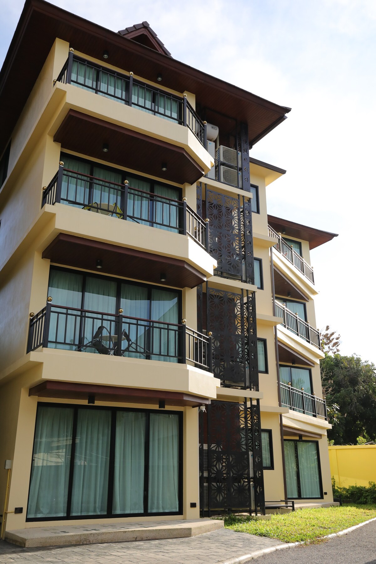 Beautiful apartment in the Old City at Walking St