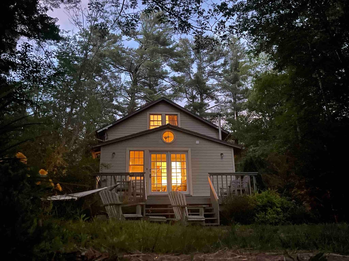 康涅狄格州戈申湖畔乡村小屋