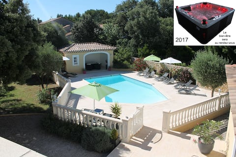 Les Cigales la Maison du Bonheur