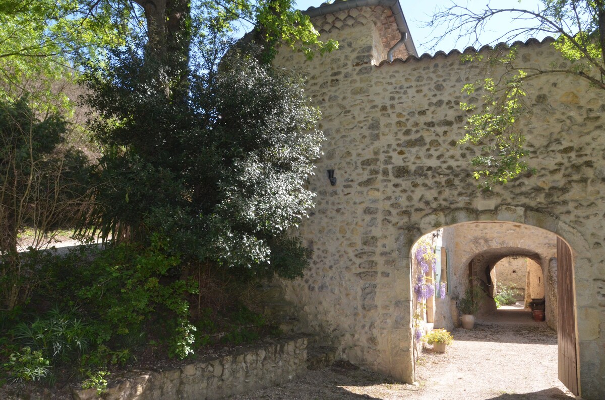 "l 'Arondée"风格旅馆